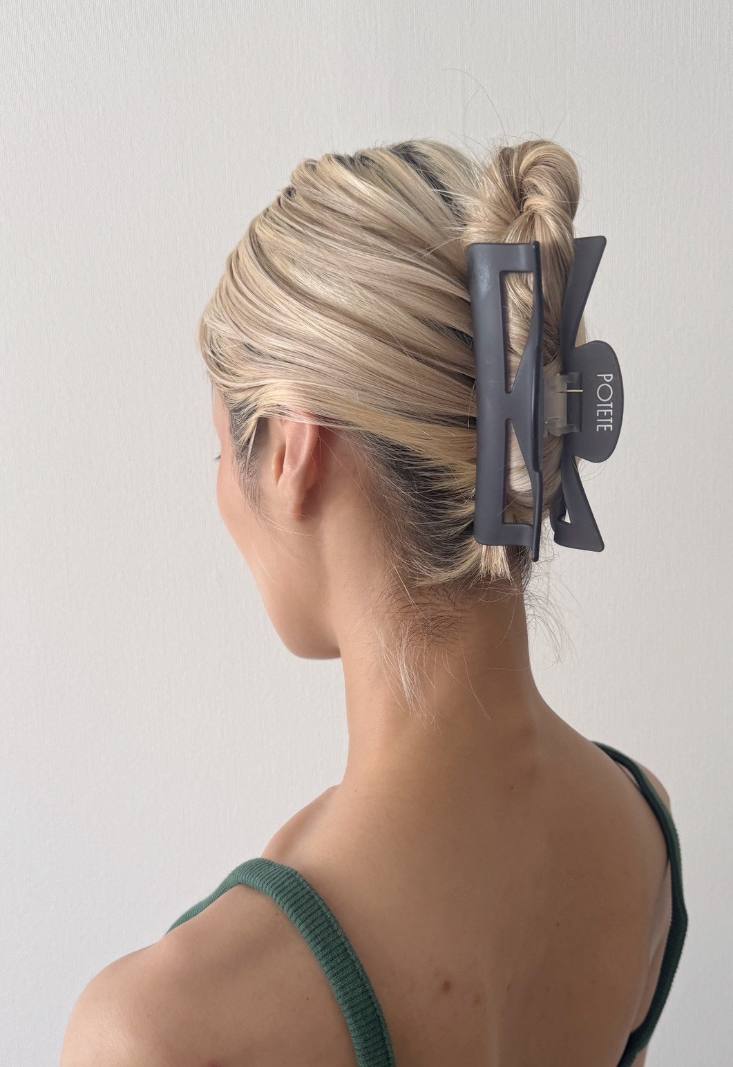 ribbon clip matte black