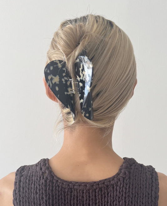 big heart clip dark bekko